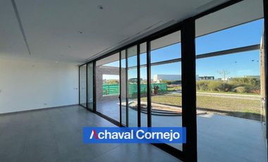 VENTA | Casa  de 4 dormitorios   pileta en el barrio Araucarias, Puertos