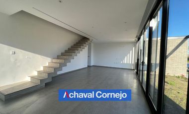 VENTA | Casa  de 4 dormitorios   pileta en el barrio Araucarias, Puertos