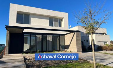 VENTA | Casa  de 4 dormitorios   pileta en el barrio Araucarias, Puertos