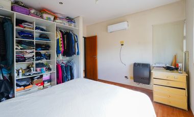 Venta - Casa - 4 ambientes - Ramos Mejia - Pileta - Cochera