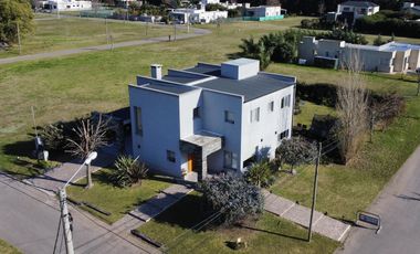 Casa en barrio privado Altos del Casco Zarate