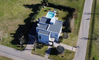 Casa en barrio privado Altos del Casco Zarate