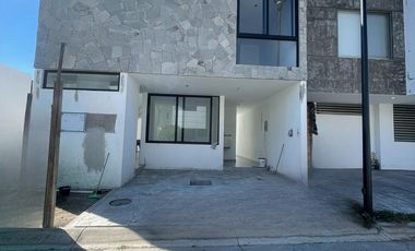 Casa en pre-venta a espaldas de la prepa  TEC Santa Anita