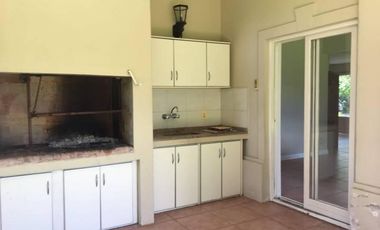 Casa en Venta con renta - La Delfina, Pilar