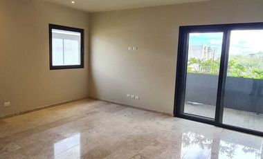 Venta de Casa en Querétaro, dentro Club Golf Campanario 4 recámaras, gran jardín