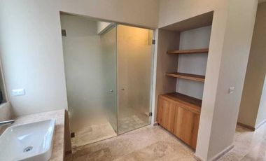 Venta de Casa en Querétaro, dentro Club Golf Campanario 4 recámaras, gran jardín