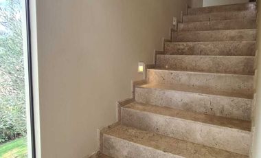 Venta de Casa en Querétaro, dentro Club Golf Campanario 4 recámaras, gran jardín