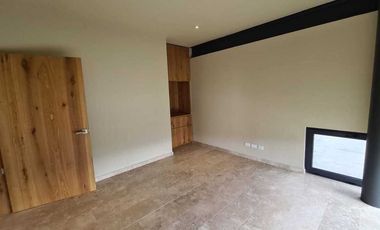 Venta de Casa en Querétaro, dentro Club Golf Campanario 4 recámaras, gran jardín