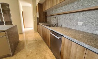 Venta de Casa en Querétaro, dentro Club Golf Campanario 4 recámaras, gran jardín
