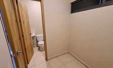 Venta de Casa en Querétaro, dentro Club Golf Campanario 4 recámaras, gran jardín