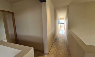 Venta de Casa en Querétaro, dentro Club Golf Campanario 4 recámaras, gran jardín