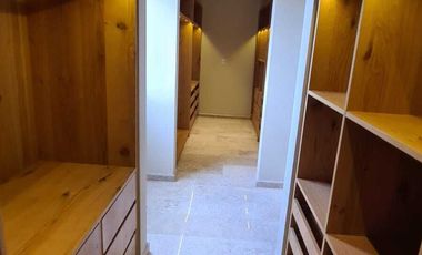 Venta de Casa en Querétaro, dentro Club Golf Campanario 4 recámaras, gran jardín