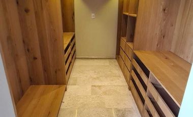 Venta de Casa en Querétaro, dentro Club Golf Campanario 4 recámaras, gran jardín