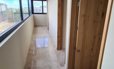 Venta de Casa en Querétaro, dentro Club Golf Campanario 4 recámaras, gran jardín