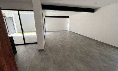 Venta de Casa en Querétaro, Lomas del Campanario IV, seguridad, alberca