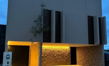 Venta de casa moderna , Querétaro, Residencial La Vista, 4 recámaras, 4 baños