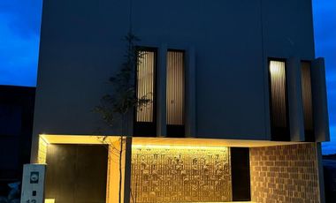Venta de casa moderna , Querétaro, Residencial La Vista, 4 recámaras, 4 baños