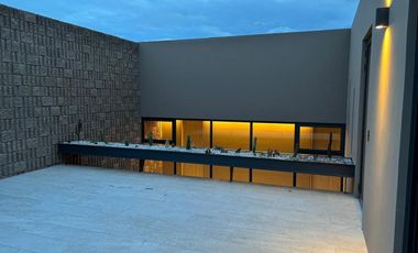 Venta de casa moderna , Querétaro, Residencial La Vista, 4 recámaras, 4 baños