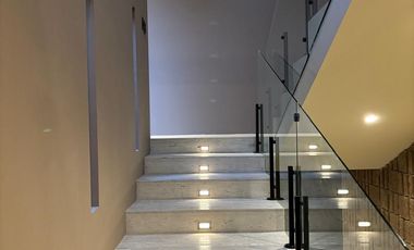 Venta de casa moderna , Querétaro, Residencial La Vista, 4 recámaras, 4 baños