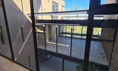 Venta de casa moderna , Querétaro, Residencial La Vista, 4 recámaras, 4 baños