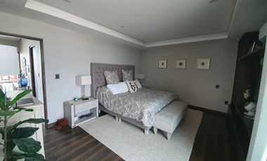 Venta de Casa en El Campanario, Golf,4 recámaras con baño, alberca y gran jardín