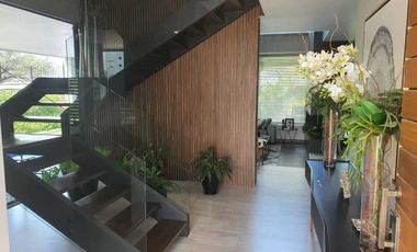 Venta de Casa en El Campanario, Golf,4 recámaras con baño, alberca y gran jardín