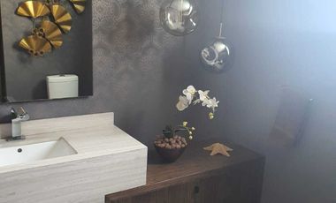 Venta de Casa en El Campanario, Golf,4 recámaras con baño, alberca y gran jardín