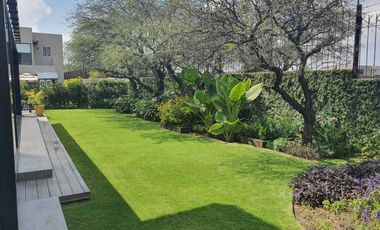 Venta de Casa en El Campanario, Golf,4 recámaras con baño, alberca y gran jardín