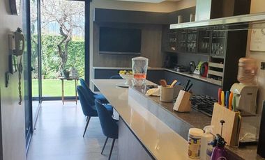 Venta de Casa en El Campanario, Golf,4 recámaras con baño, alberca y gran jardín