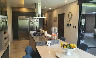 Venta de Casa en El Campanario, Golf,4 recámaras con baño, alberca y gran jardín