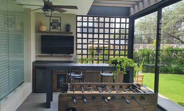 Venta de Casa en El Campanario, Golf,4 recámaras con baño, alberca y gran jardín