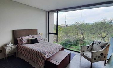 Venta de Casa en El Campanario, Golf,4 recámaras con baño, alberca y gran jardín