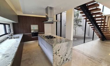 Venta de casa en Querétaro, Lomas del Campanario Norte con 4 recámaras 4 baños