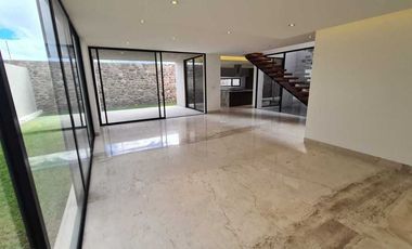 Venta de casa en Querétaro, Lomas del Campanario Norte con 4 recámaras 4 baños