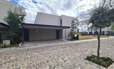 Venta de casa en Querétaro, Lomas del Campanario Norte con 4 recámaras 4 baños