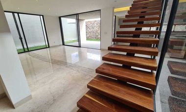 Venta de casa en Querétaro, Lomas del Campanario Norte con 4 recámaras 4 baños