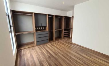 Venta de casa en Querétaro, Lomas del Campanario Norte con 4 recámaras 4 baños