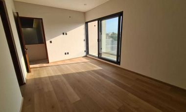 Venta de Casa en Querétaro, dentro del Club de Golf Campanario, 4 recámaras