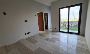 Venta de Casa en Querétaro, dentro del Club de Golf Campanario, 4 recámaras