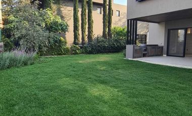 Venta de Casa en Querétaro, dentro del Club de Golf Campanario, 4 recámaras
