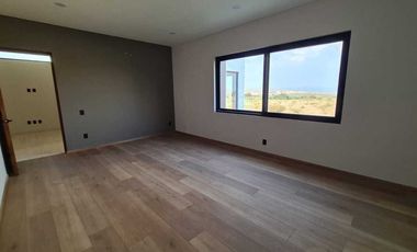 Venta de Casa en Querétaro, dentro del Club de Golf Campanario, 4 recámaras