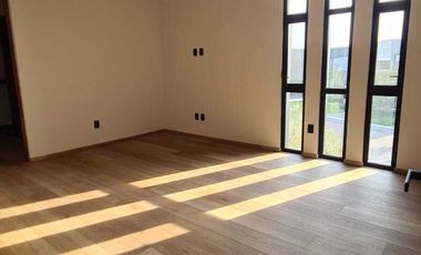 Venta de Casa en Querétaro, dentro del Club de Golf Campanario, 4 recámaras