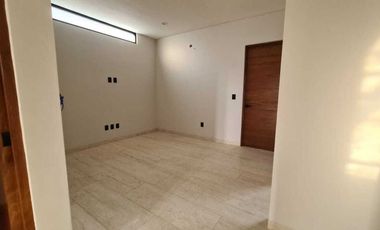 Venta de Casa en Querétaro, dentro del Club de Golf Campanario, 4 recámaras