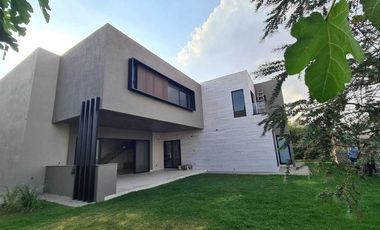 Venta de Casa en Querétaro, dentro del Club de Golf Campanario, 4 recámaras