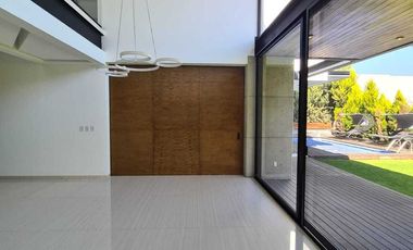 Venta de Casa en Querétaro, dentro del Club de Golf Campanario, alberca domotica