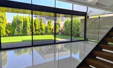Venta de Casa en Querétaro, dentro del Club de Golf Campanario, alberca domotica