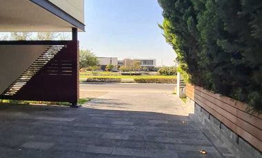 Venta de Casa en Querétaro, dentro del Club de Golf Campanario, alberca domotica