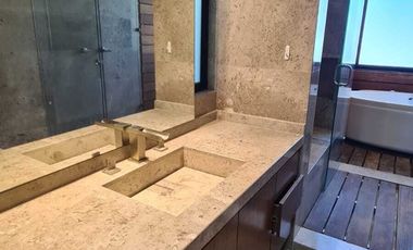 Venta de Casa en Querétaro, dentro del Club de Golf Campanario, alberca domotica