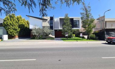 Venta de Casa en Querétaro, dentro del Club de Golf Campanario, alberca domotica