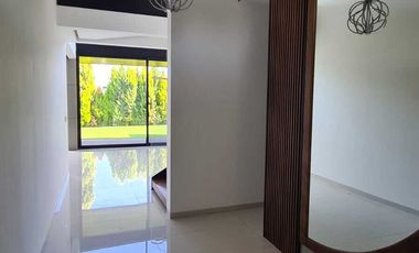 Venta de Casa en Querétaro, dentro del Club de Golf Campanario, alberca domotica